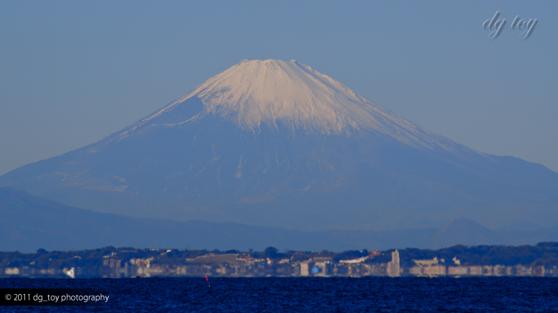 東京湾越しの富士山