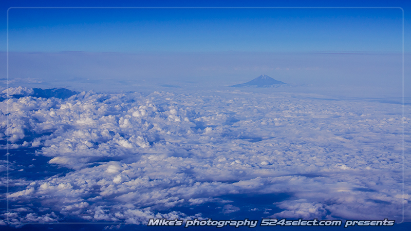蒼穹に雲海〜飛行機から撮影した広がる雲海上空ならではの景色！