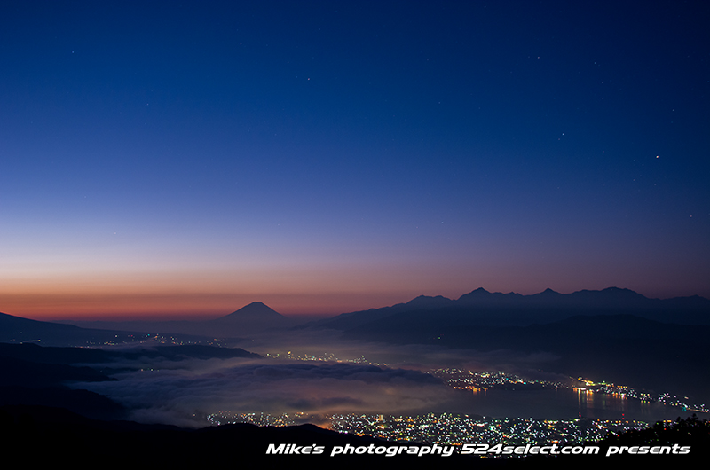 夜明け前の高ボッチ高原〜諏訪湖の夜景が美しい絶景撮影ポイント！