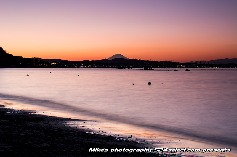 横須賀からの富士山と夕空