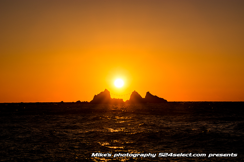 三ツ石から昇る朝日〜真鶴半島の絶景地で三ツ石のど真ん中に！念願叶う日の出撮影