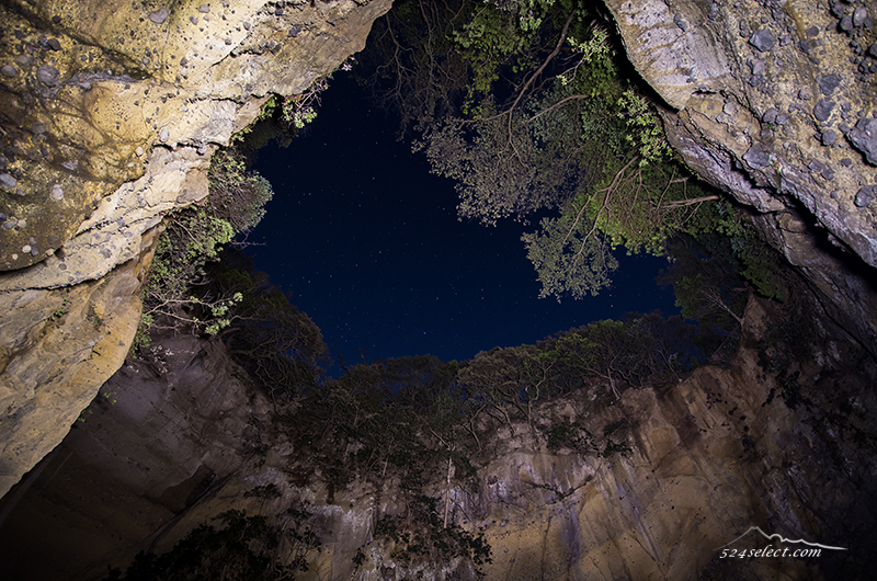 竜宮窟（りゅうぐうくつ）〜伊豆下田の海の洞窟から星空を！不思議で美しい海の風景