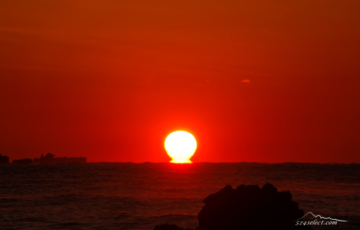 南伊豆のだるま朝日[伊豆半島 下田]-sunrise japan(omega sun)