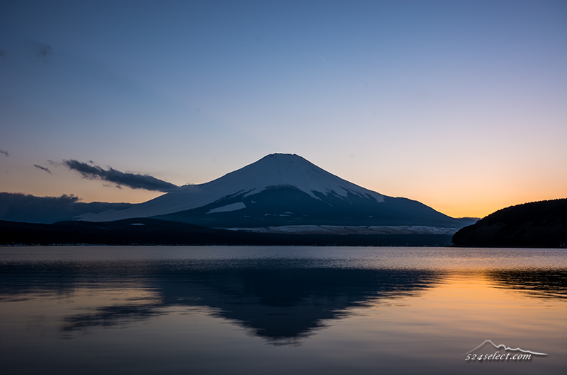 夕暮れ時の山中湖[Sunset by the Yamanaka lakeside Landscape Japan]