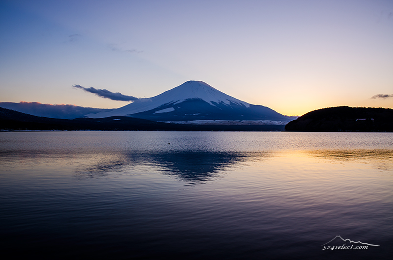 夕暮れ時の山中湖[Sunset by the Yamanaka lakeside Landscape Japan]