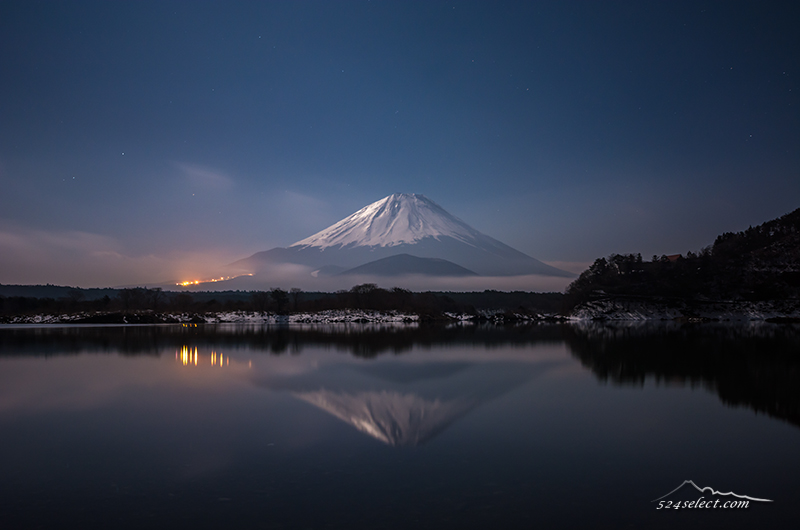精進湖に映る月夜の富士山[Mt.Fuji Shojiko moonlight Japan]