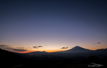 御殿場足柄デートに最適の”誓いの丘”からの富士山と夕焼け空！カップルの聖地から夕空を
