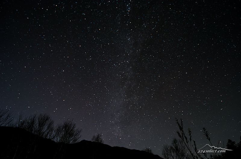 ロケハンの夜空〜星空撮影で色々な撮り方をして楽しむひと時！群馬県の湖畔でインターバル撮影